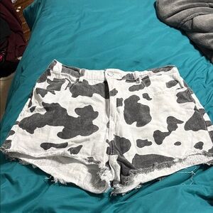 SHEIN Black & White Cow-Print Frayed Denim Shorts